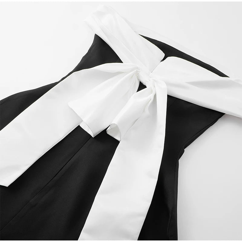 ISABELLE | OFF SHOULDER JURK MET STRIKDETAIL