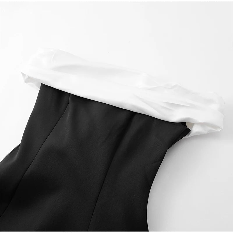 ISABELLE | OFF SHOULDER JURK MET STRIKDETAIL