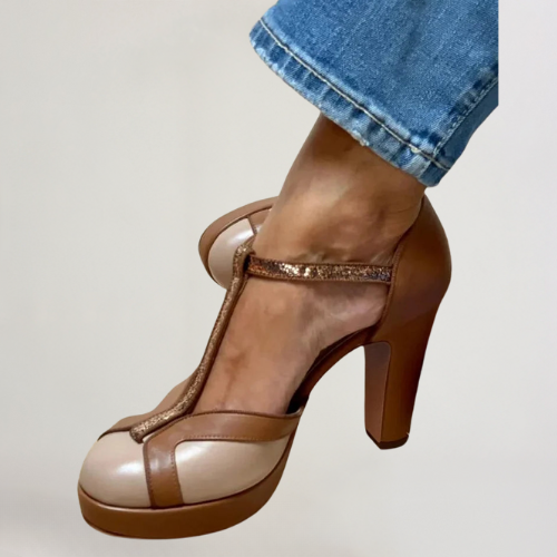 NADINE | T-STRAP KLEURBLOK GLITTER HAKKEN IN BRUIN