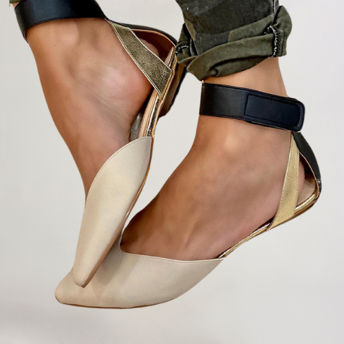 ANNEKE | ELEGANTE FLATS MET GEKLEURD ENKELBANDJE