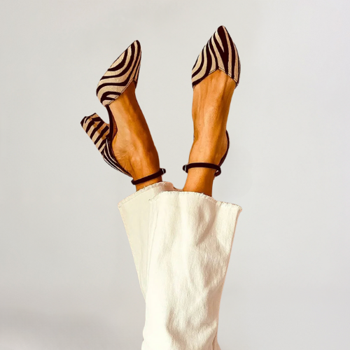 LYNN | KHAKI GROVE HAKKEN MET ZEBRAPRINT EN SPISTE NEUS