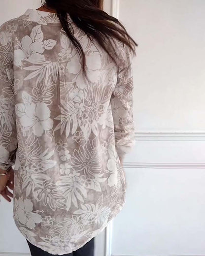 SHANA | BLOUSE MET BLAD PRINT EN PATCHWORK PAILLETTEN
